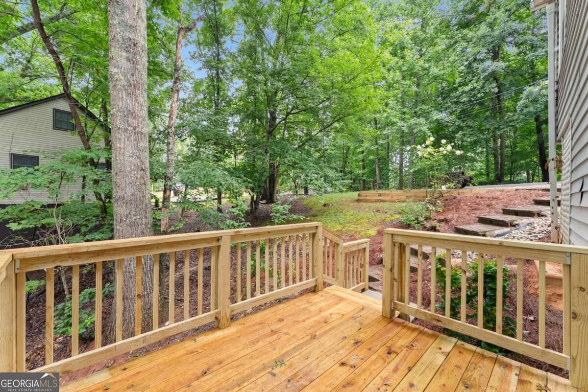 195 Golden Avenue Property Photo 36