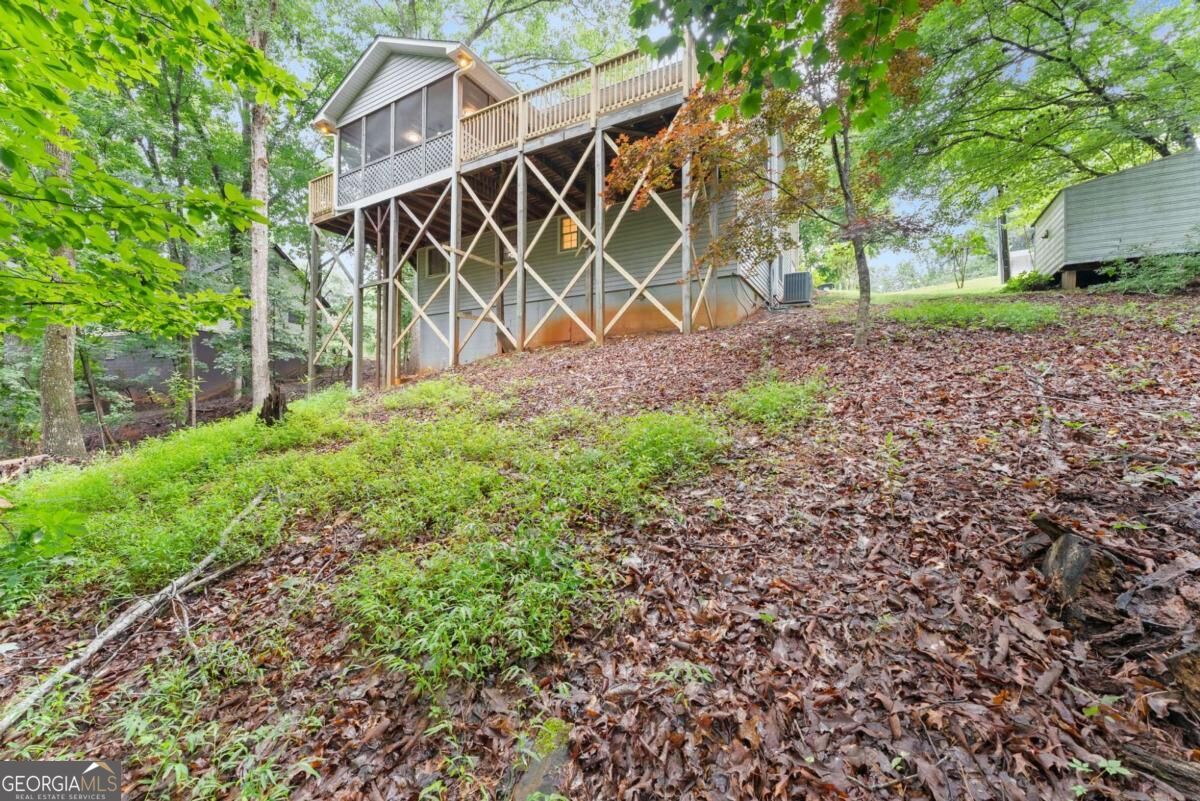 195 Golden Avenue Property Photo 40