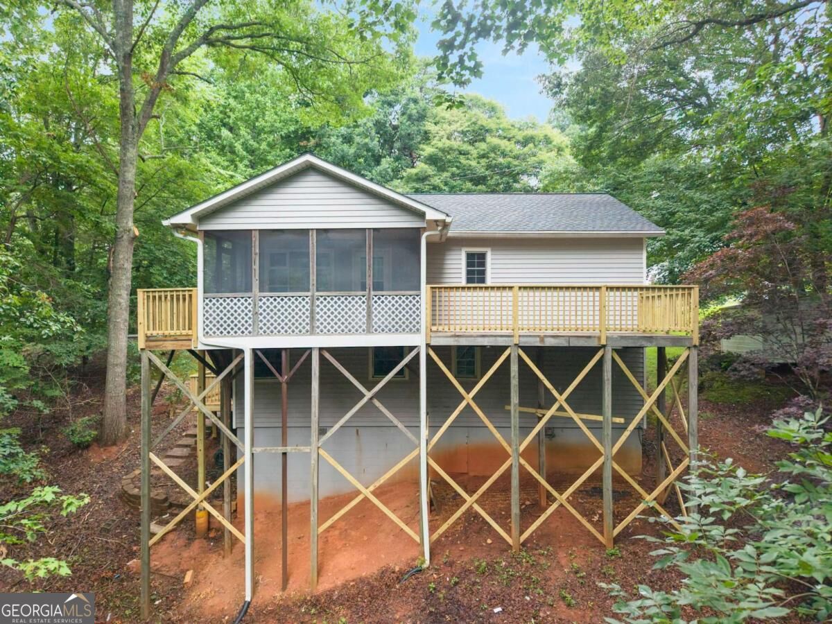 195 Golden Avenue Property Photo 43