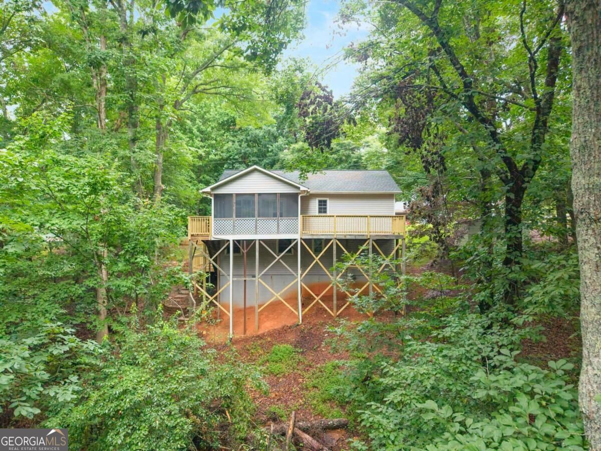 195 Golden Avenue Property Photo 44