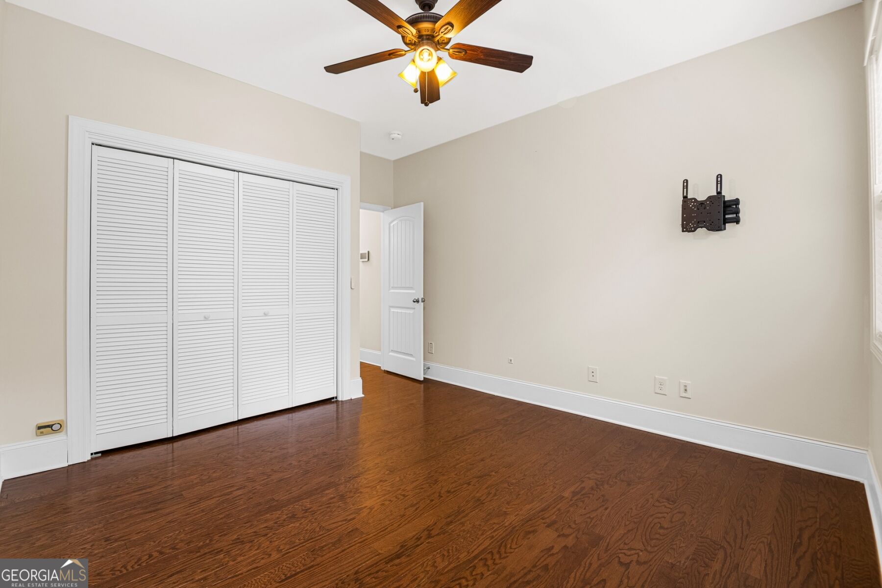 560 Nichols View Way Property Photo 13