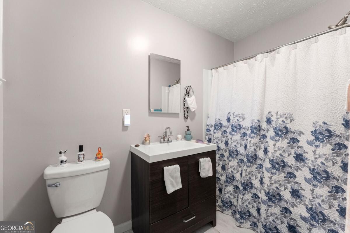 200 Abbotts Mill Drive Property Photo 8