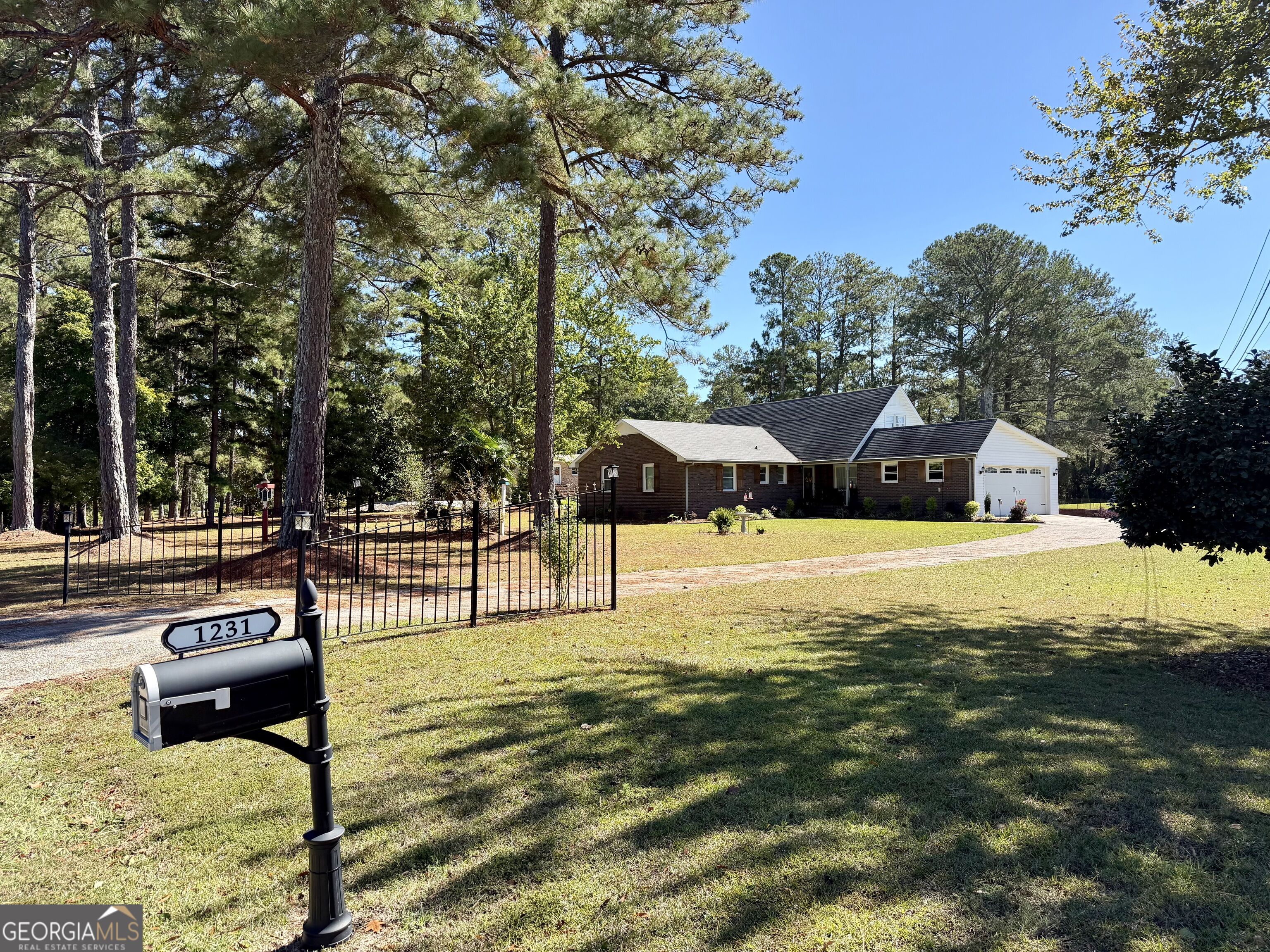 1231 Golf Course Road Property Photo 10