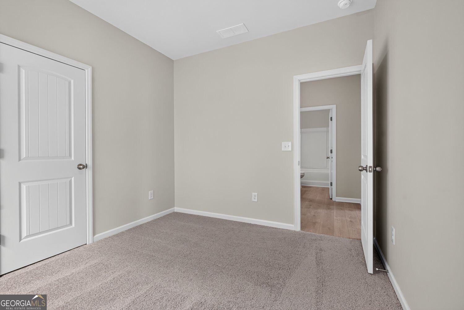 103 Live Oak Street Property Photo 4
