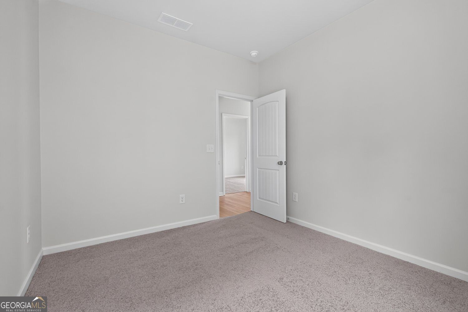103 Live Oak Street Property Photo 5