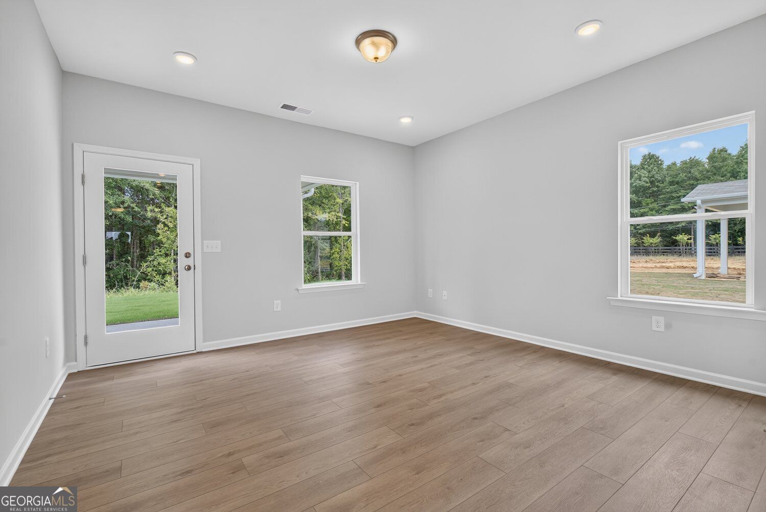 103 Live Oak Street Property Photo 19