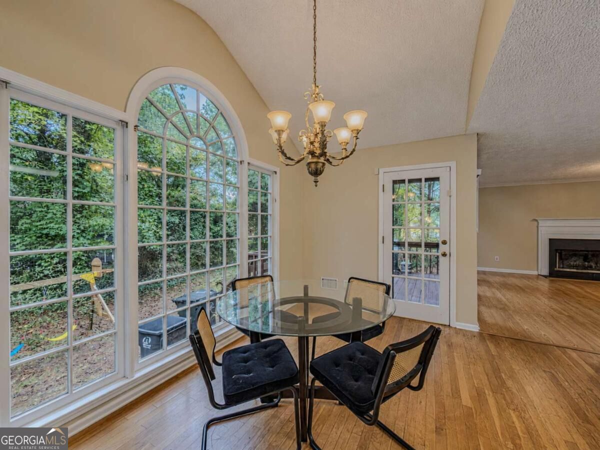3381 Longfield Drive Property Photo 4