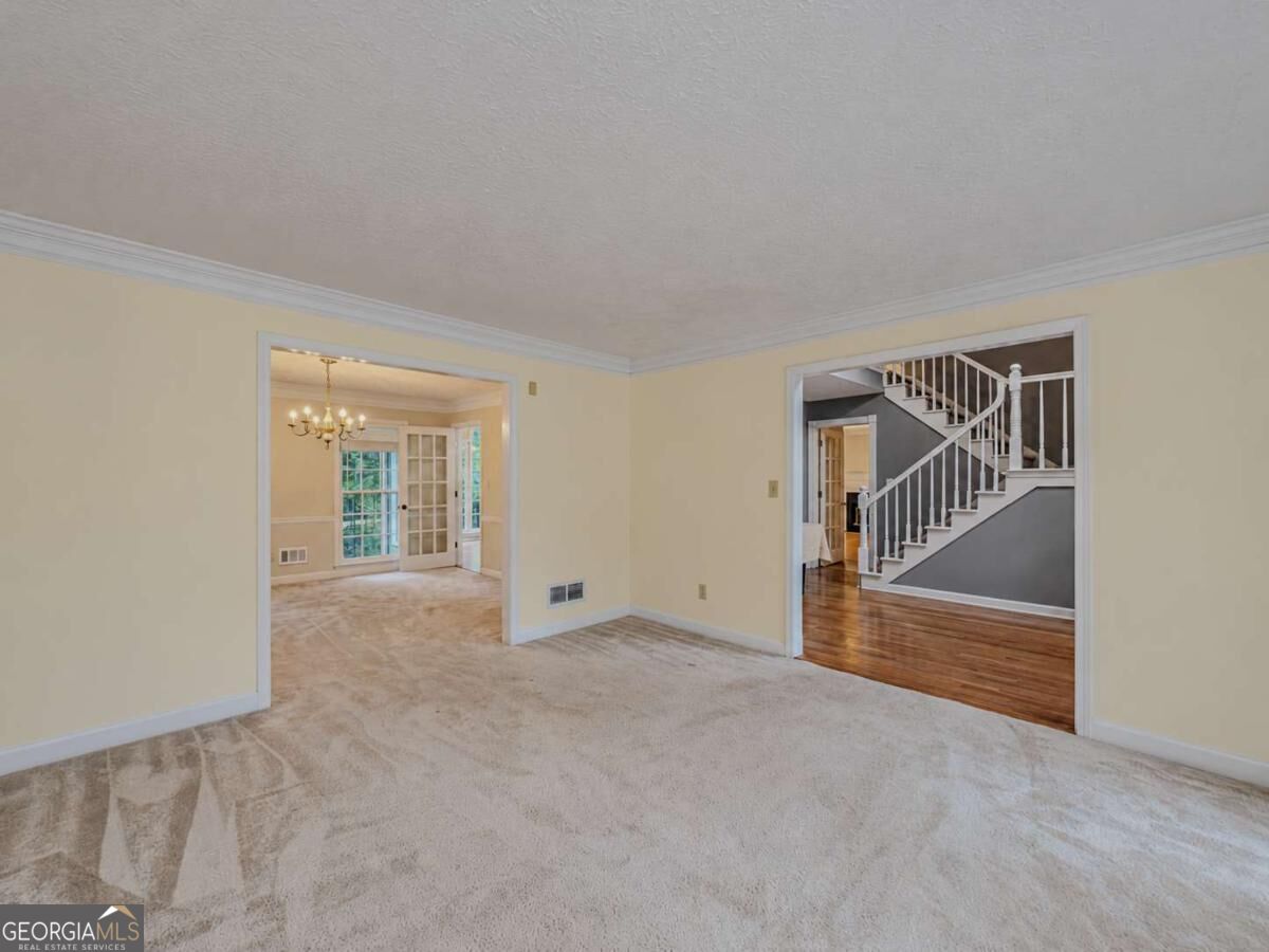 3381 Longfield Drive Property Photo 6