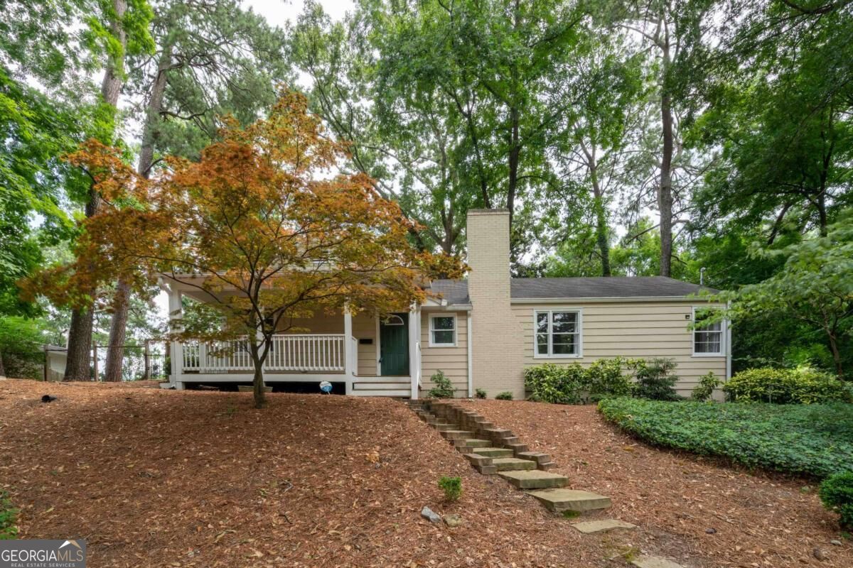 444 Collier Road Nw Property Photo 1