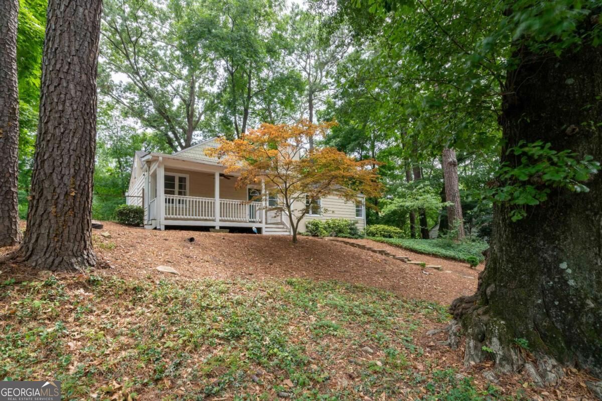 444 Collier Road Nw Property Photo 2