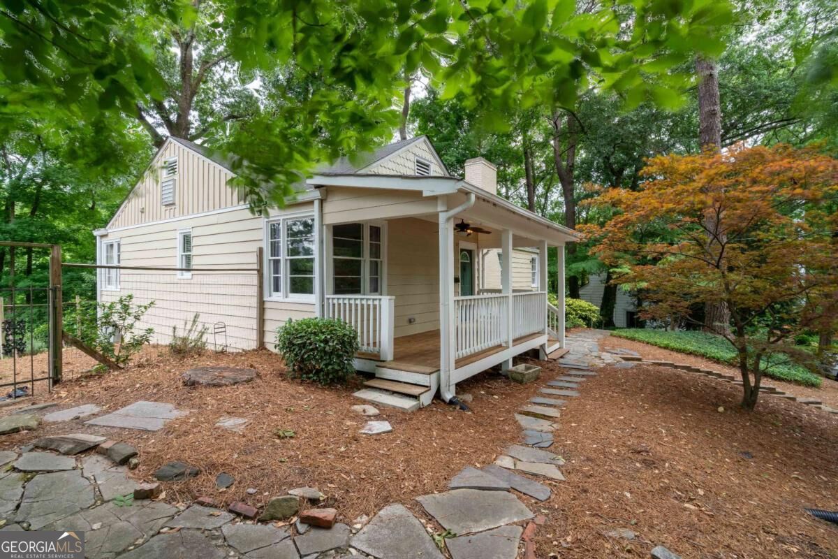 444 Collier Road Nw Property Photo 3