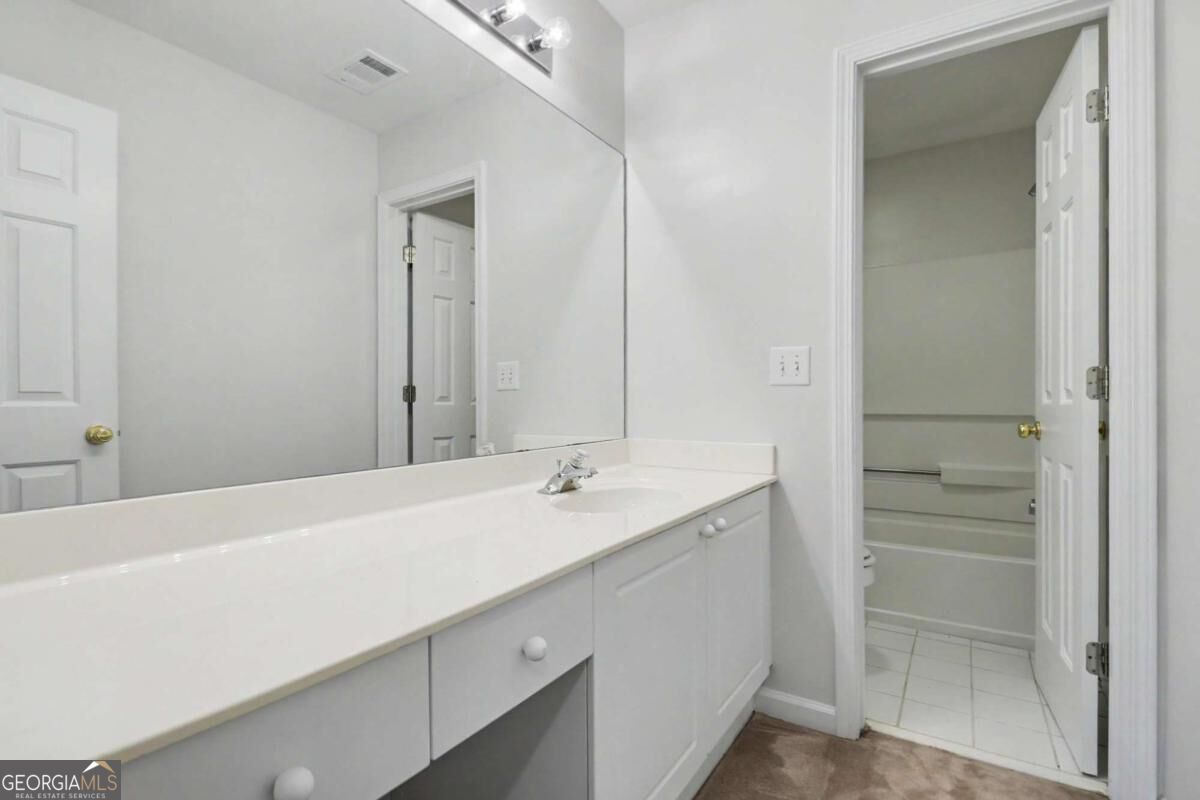 6220 Ivey Hill Drive Property Photo 17