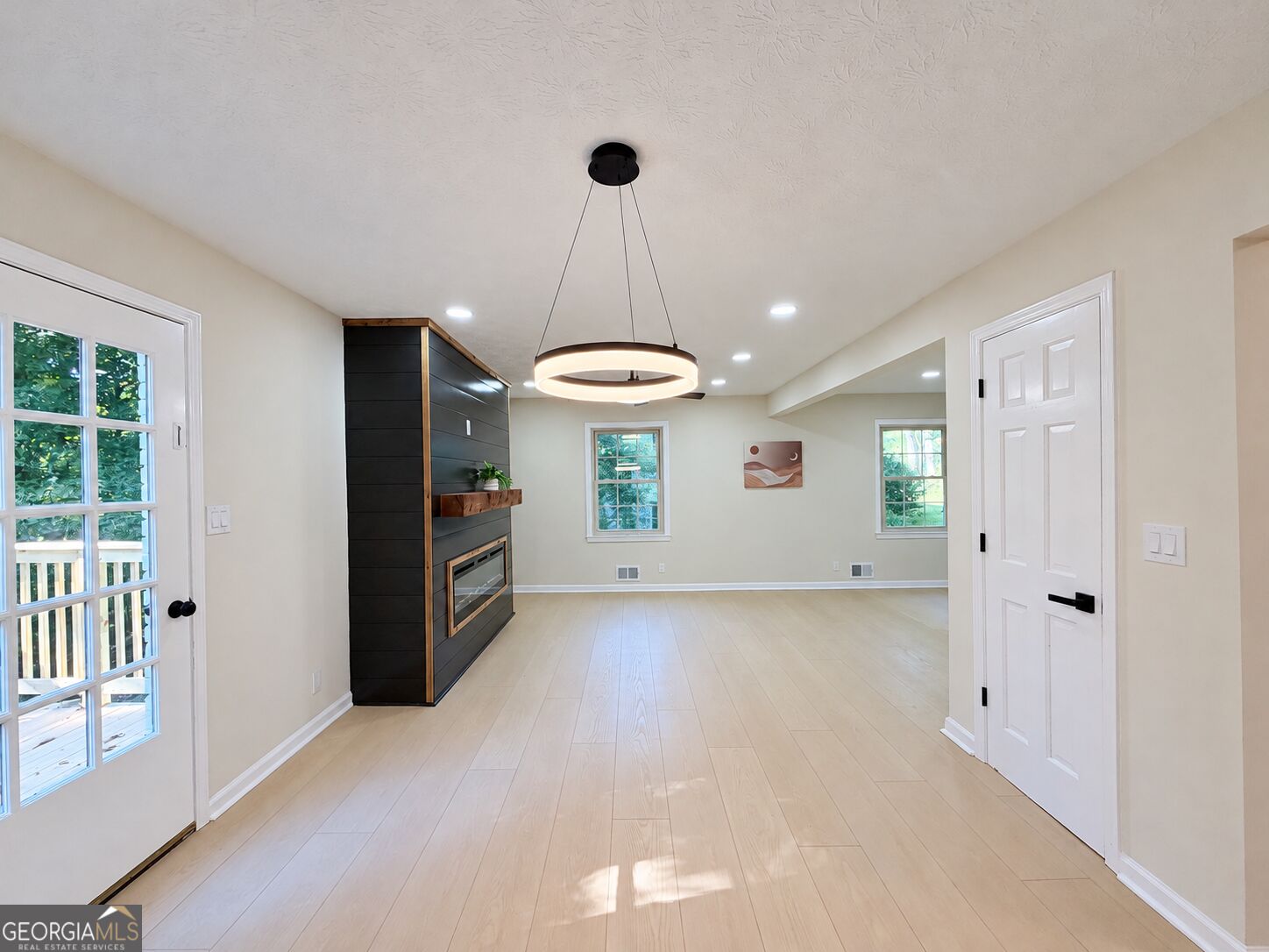 1282 La Mesa Drive Property Photo 8