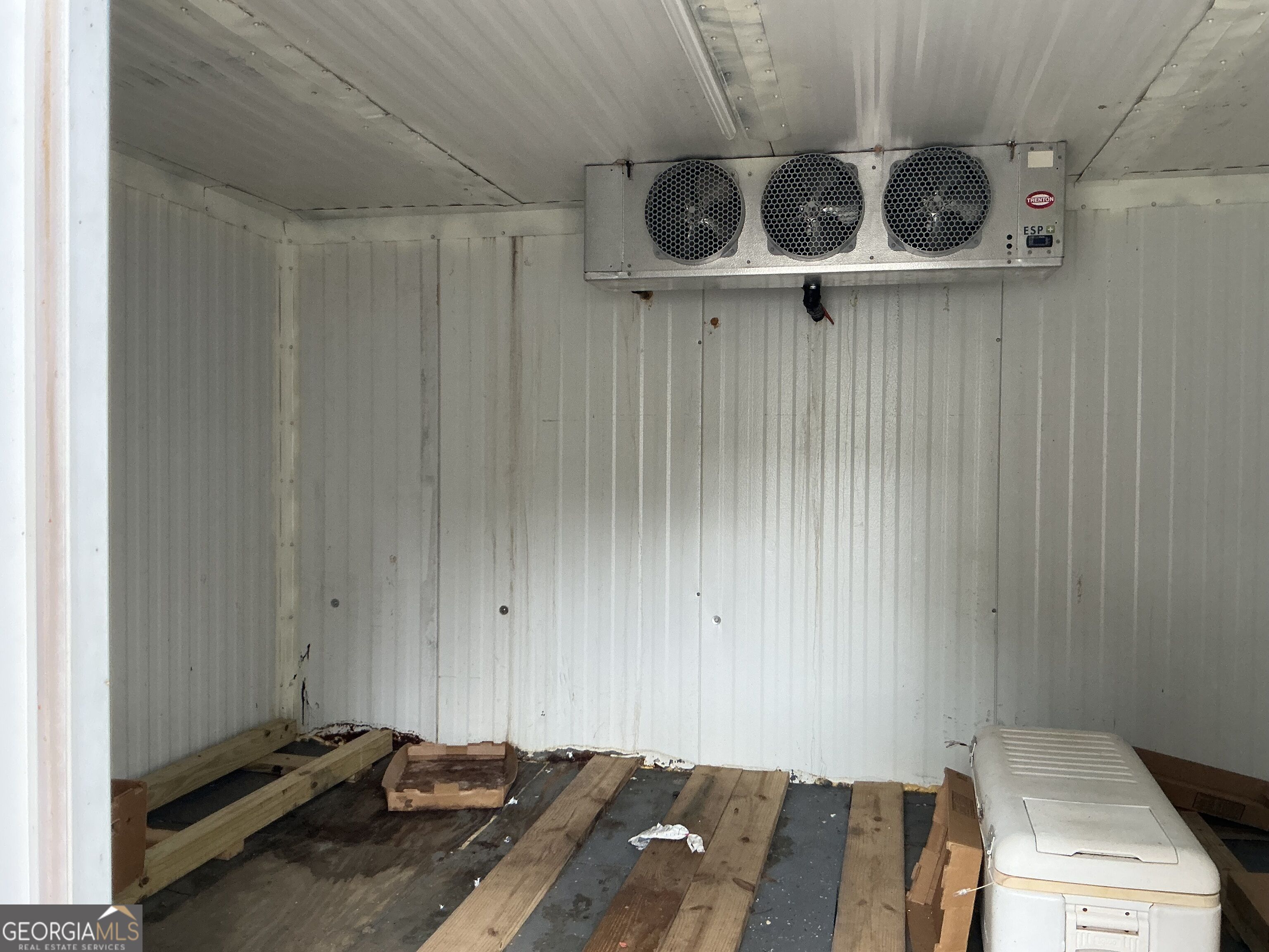 8037 Manchester Highway Property Photo 6