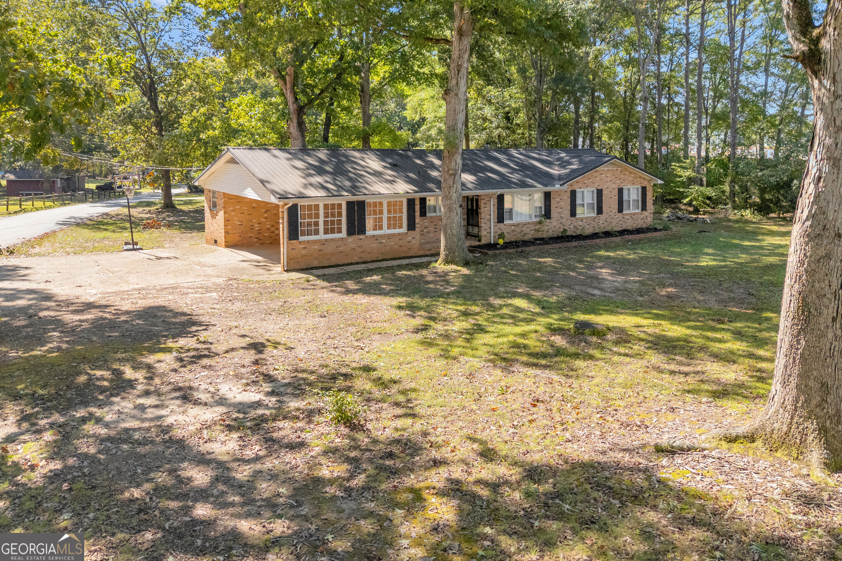 315 Westwood Road Property Photo 6