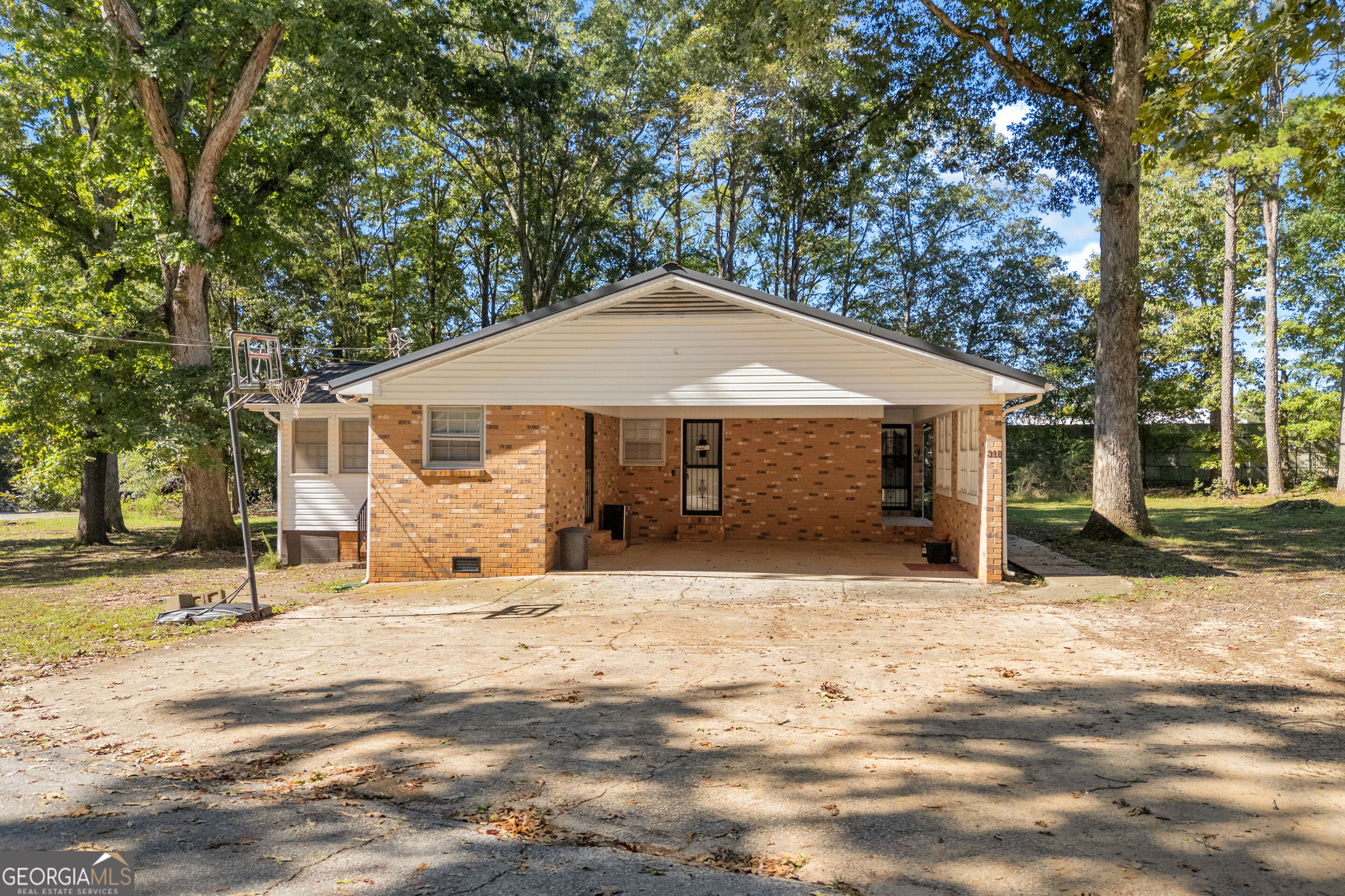 315 Westwood Road Property Photo 7