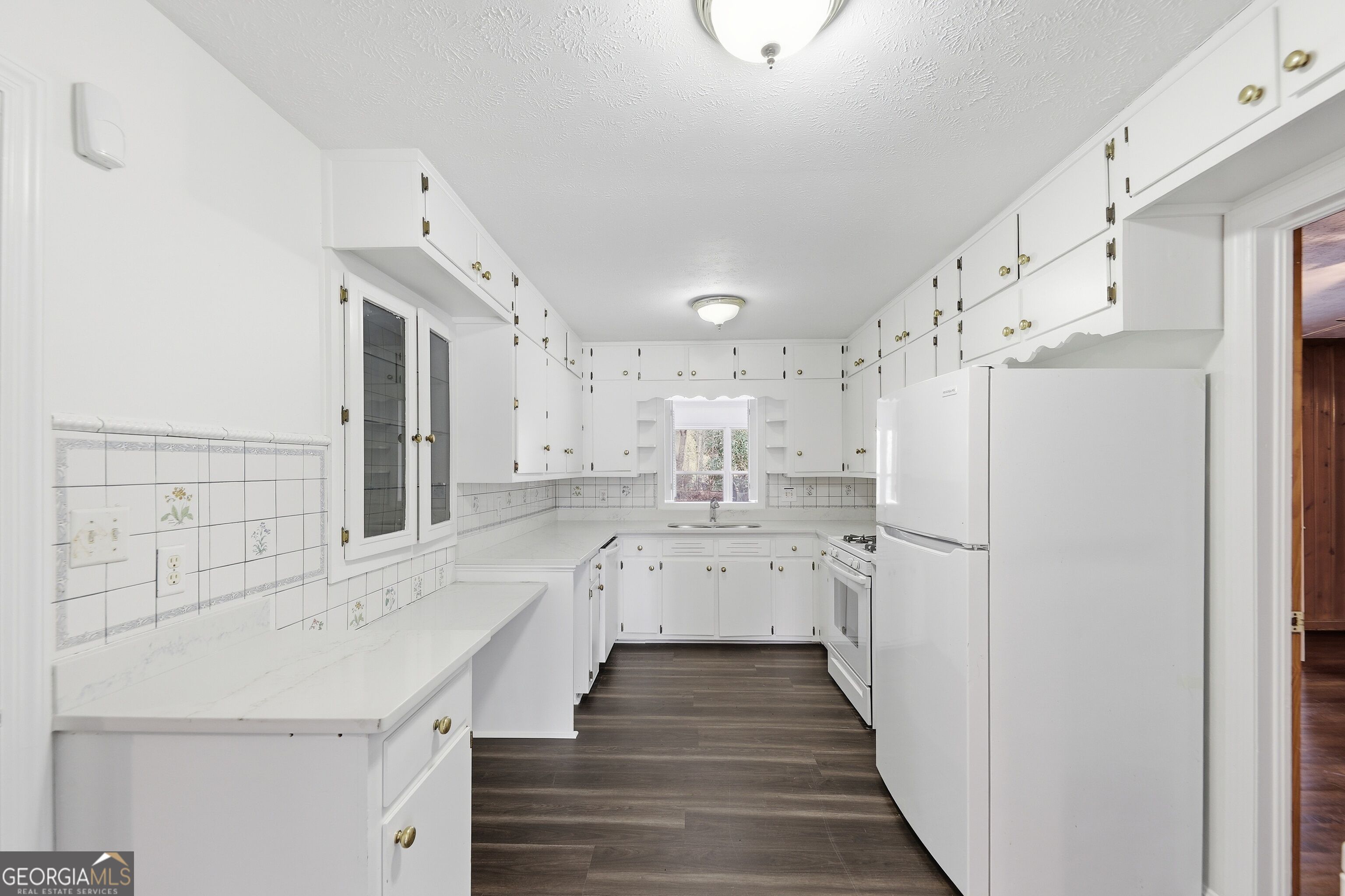 124 Larose Circle Property Photo 8