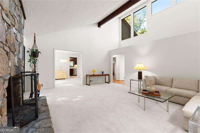 3230 Melrose Drive Property Photo 9