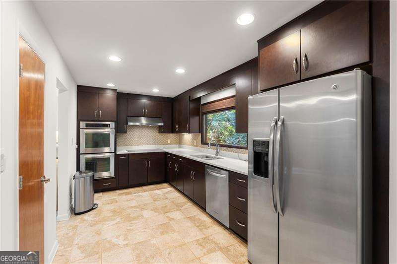 3230 Melrose Drive Property Photo 22