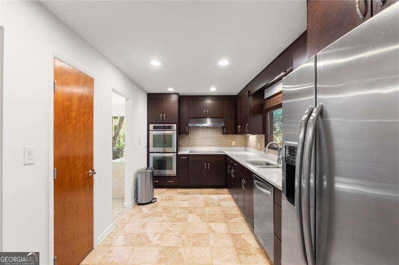 3230 Melrose Drive Property Photo 24