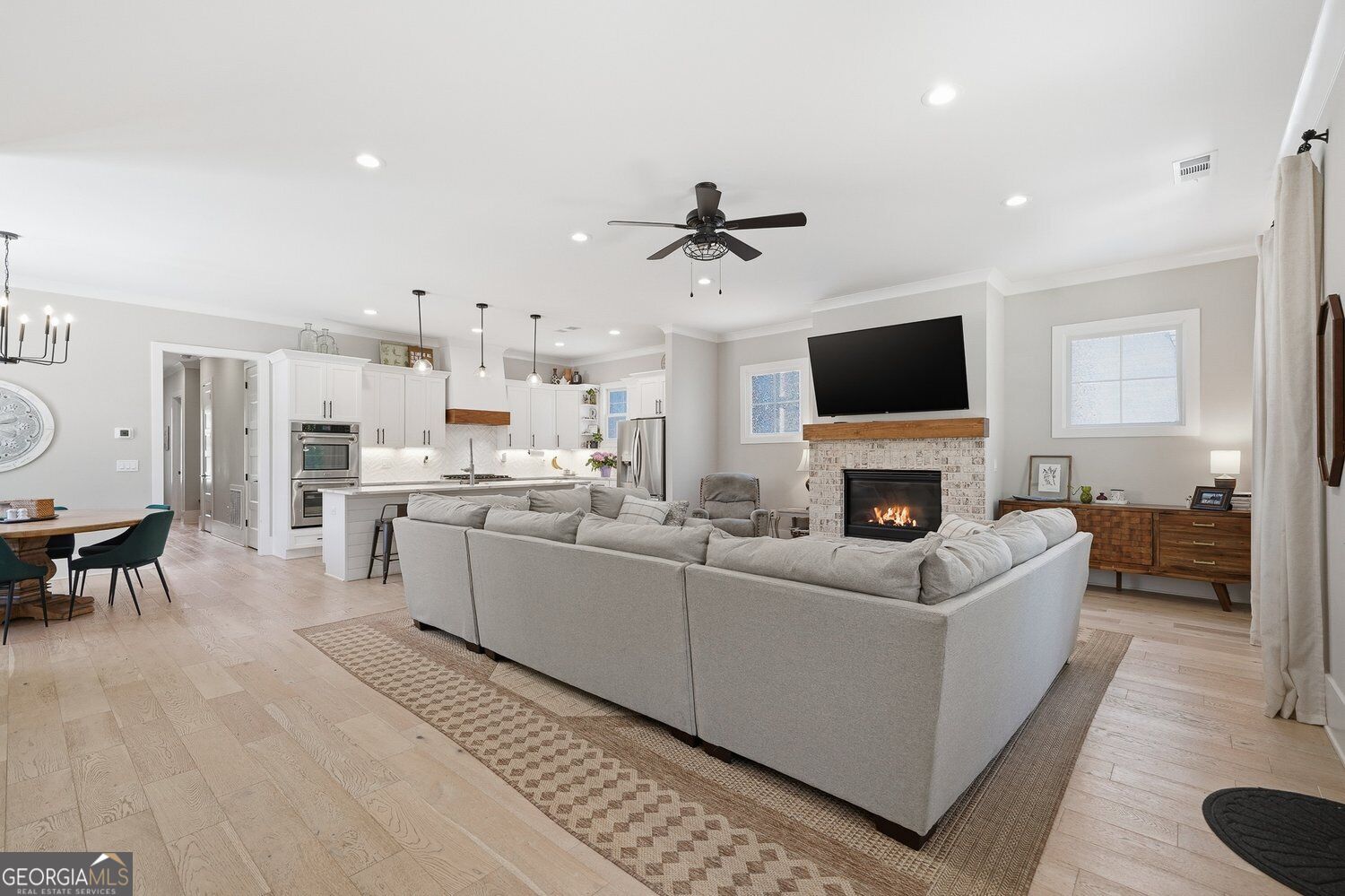 190 Chestnut Street Property Photo 7