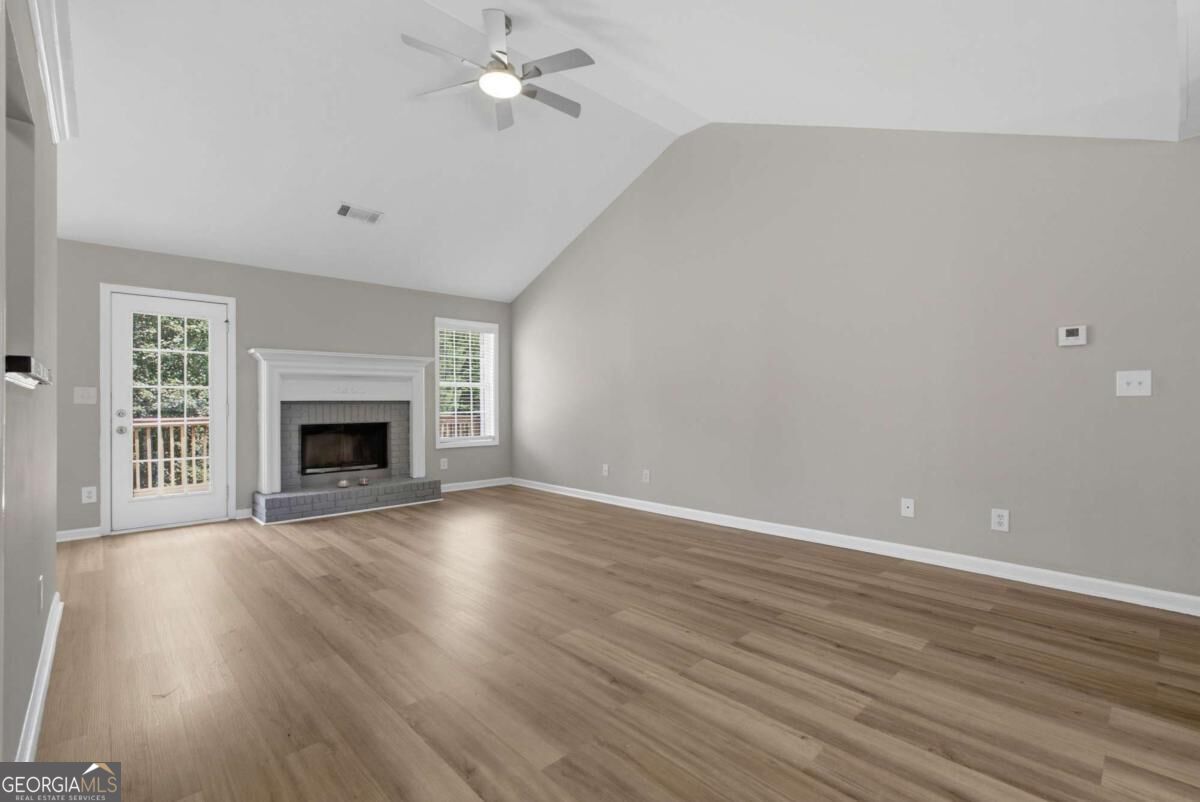 2323 Crimson Creek Lane Property Photo 6