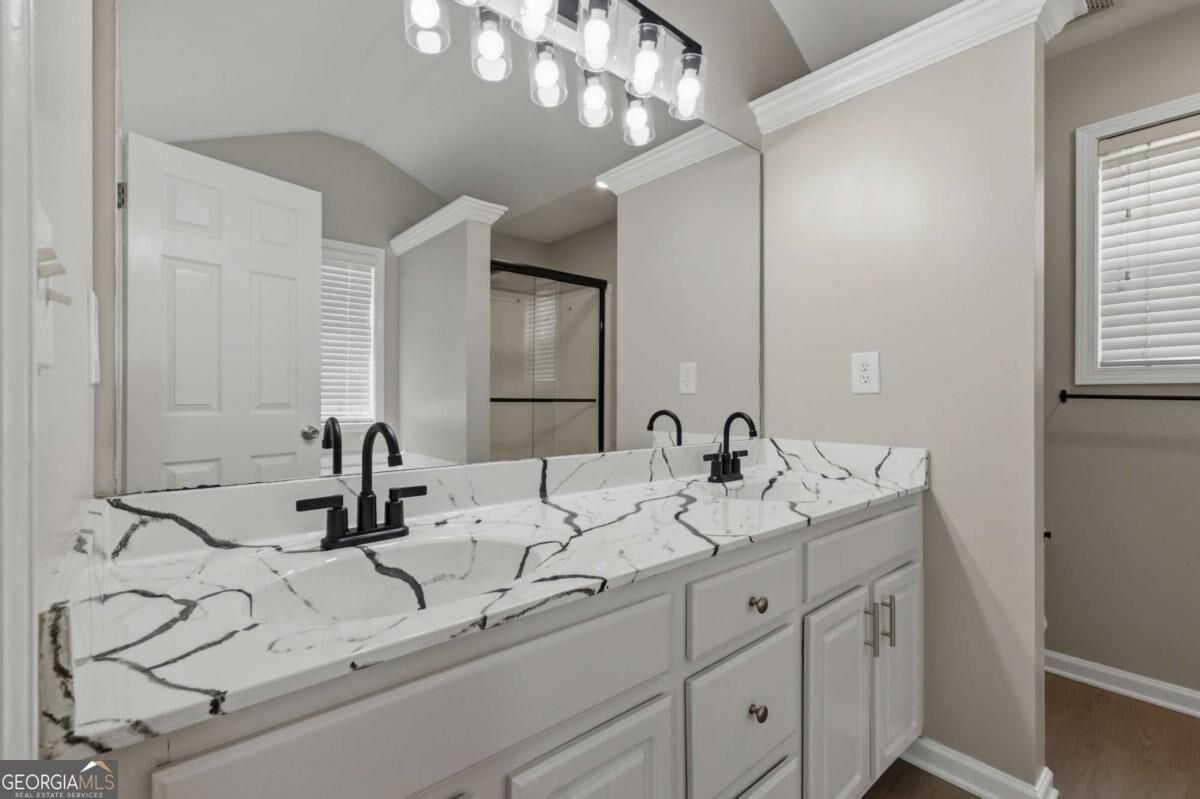 2323 Crimson Creek Lane Property Photo 17