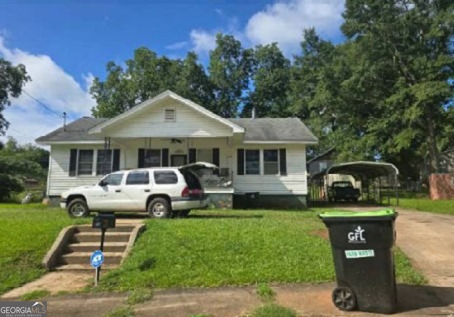 123 E Avenue Property Photo 1