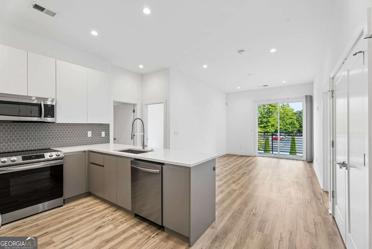 1155 Custer Avenue Se # 202 Property Photo 1