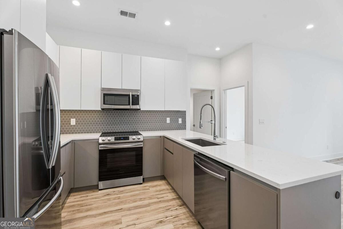 1155 Custer Avenue Se # 202 Property Photo 3