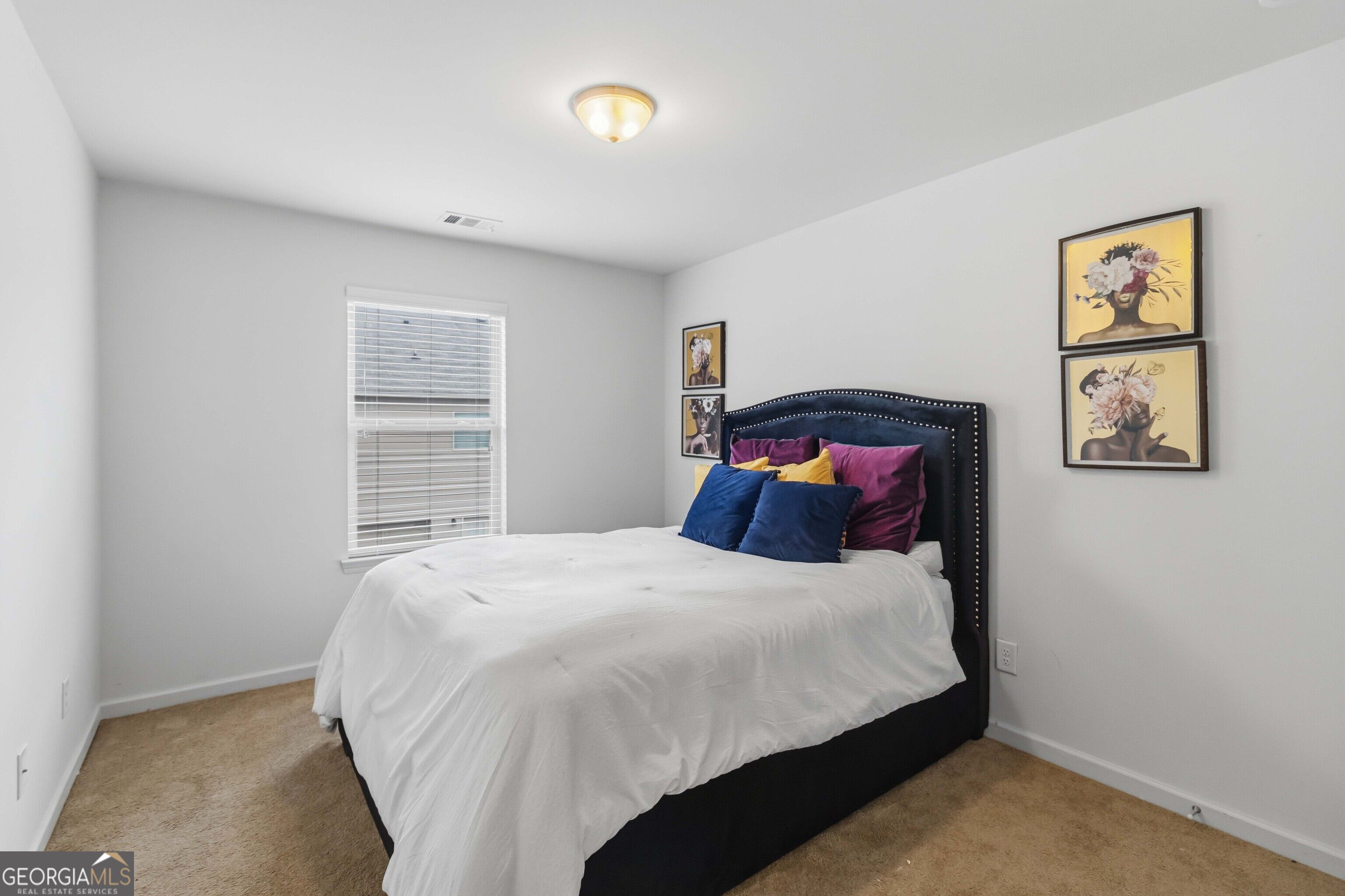 5708 Radford Loop Property Photo 8