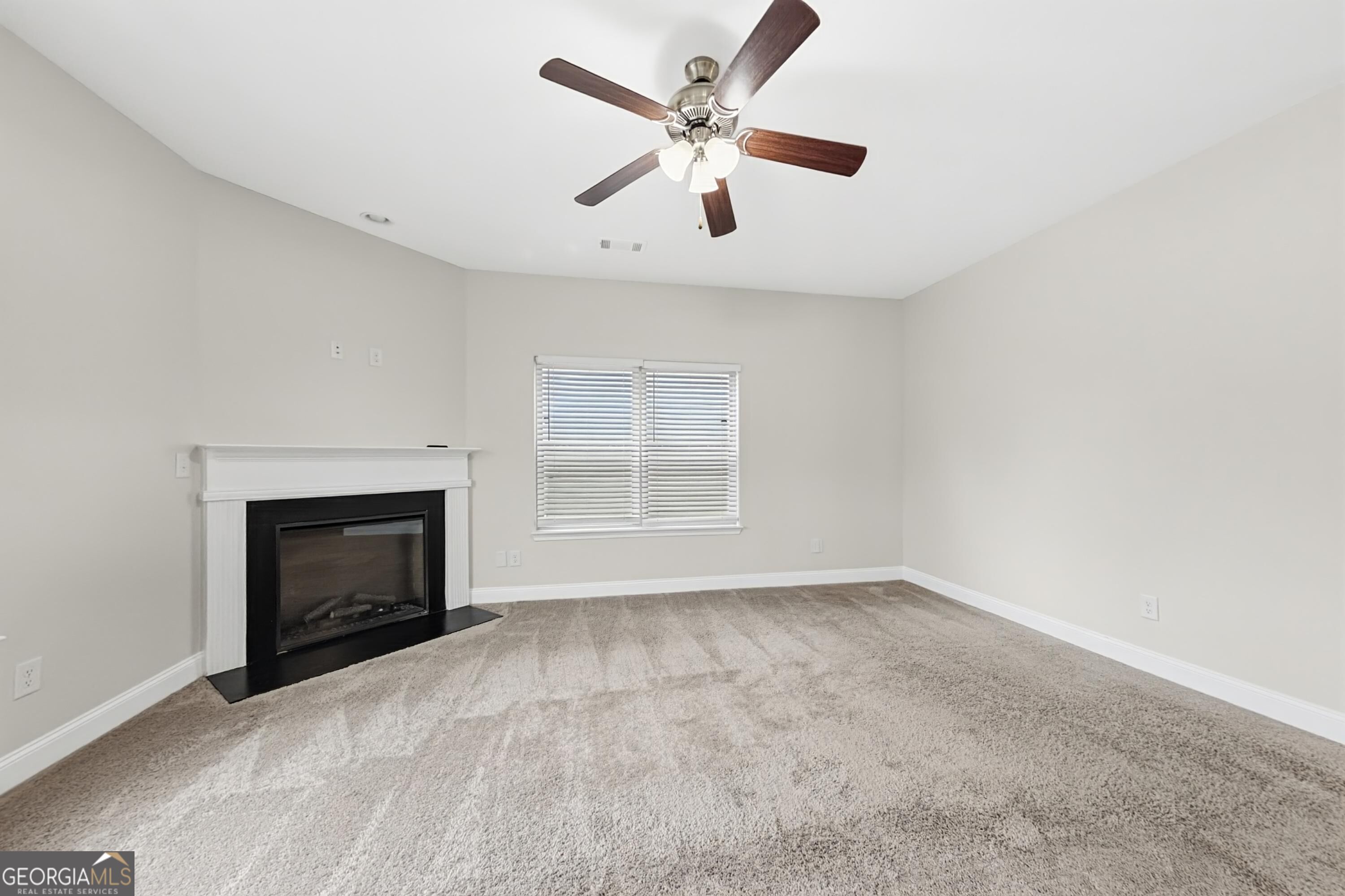 236 Leland Lane Property Photo 3