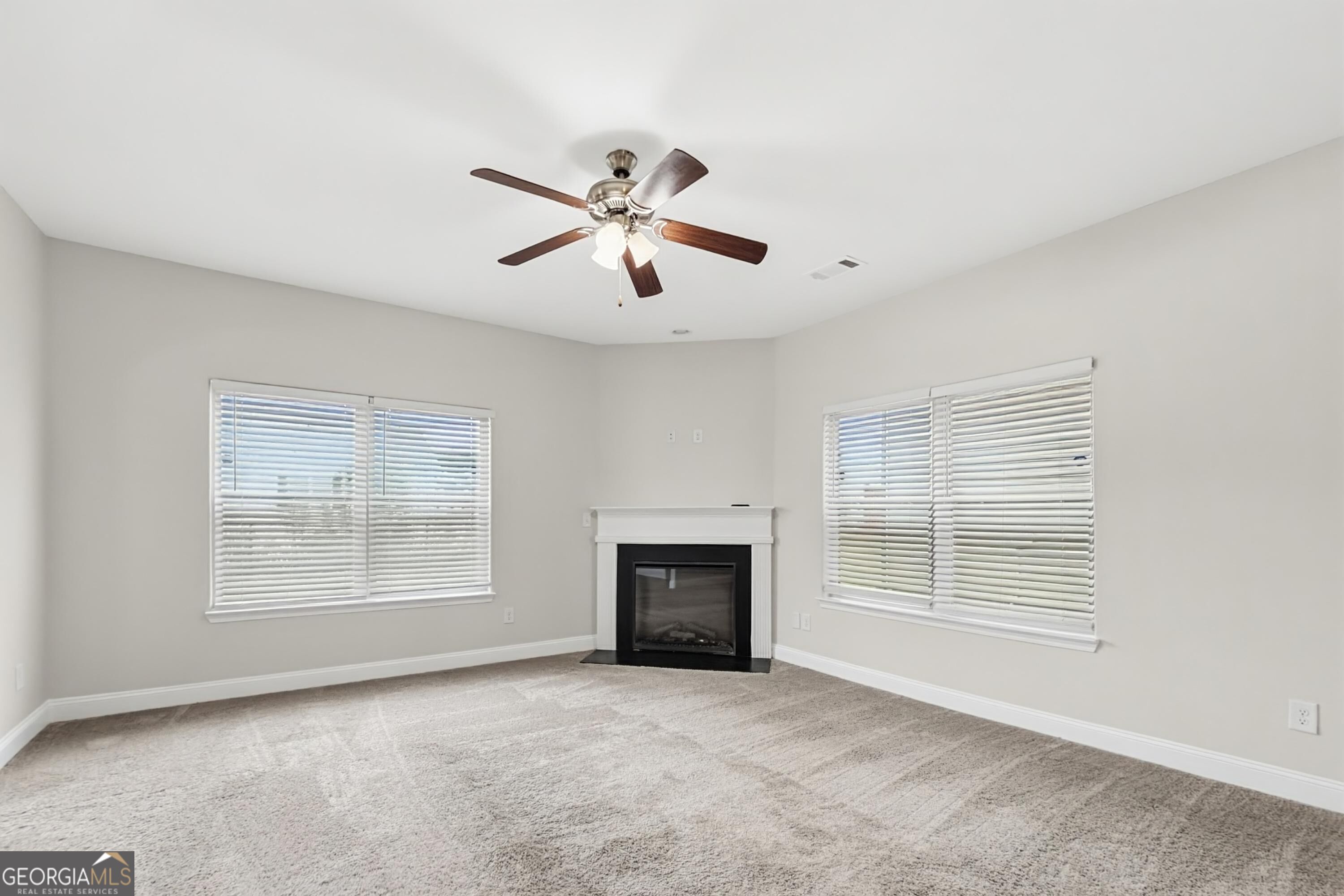 236 Leland Lane Property Photo 4