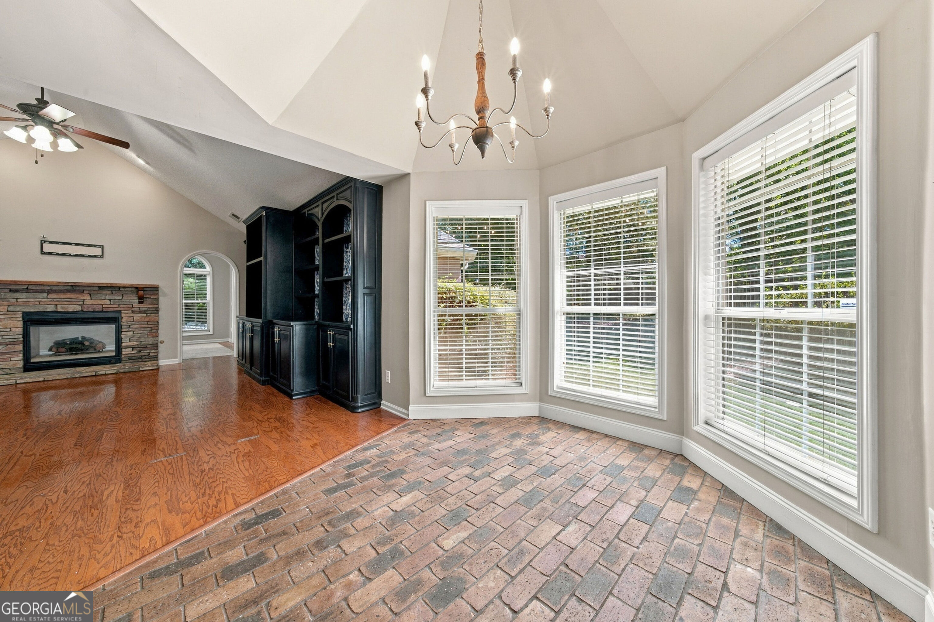 404 Cimaron Park Property Photo 19