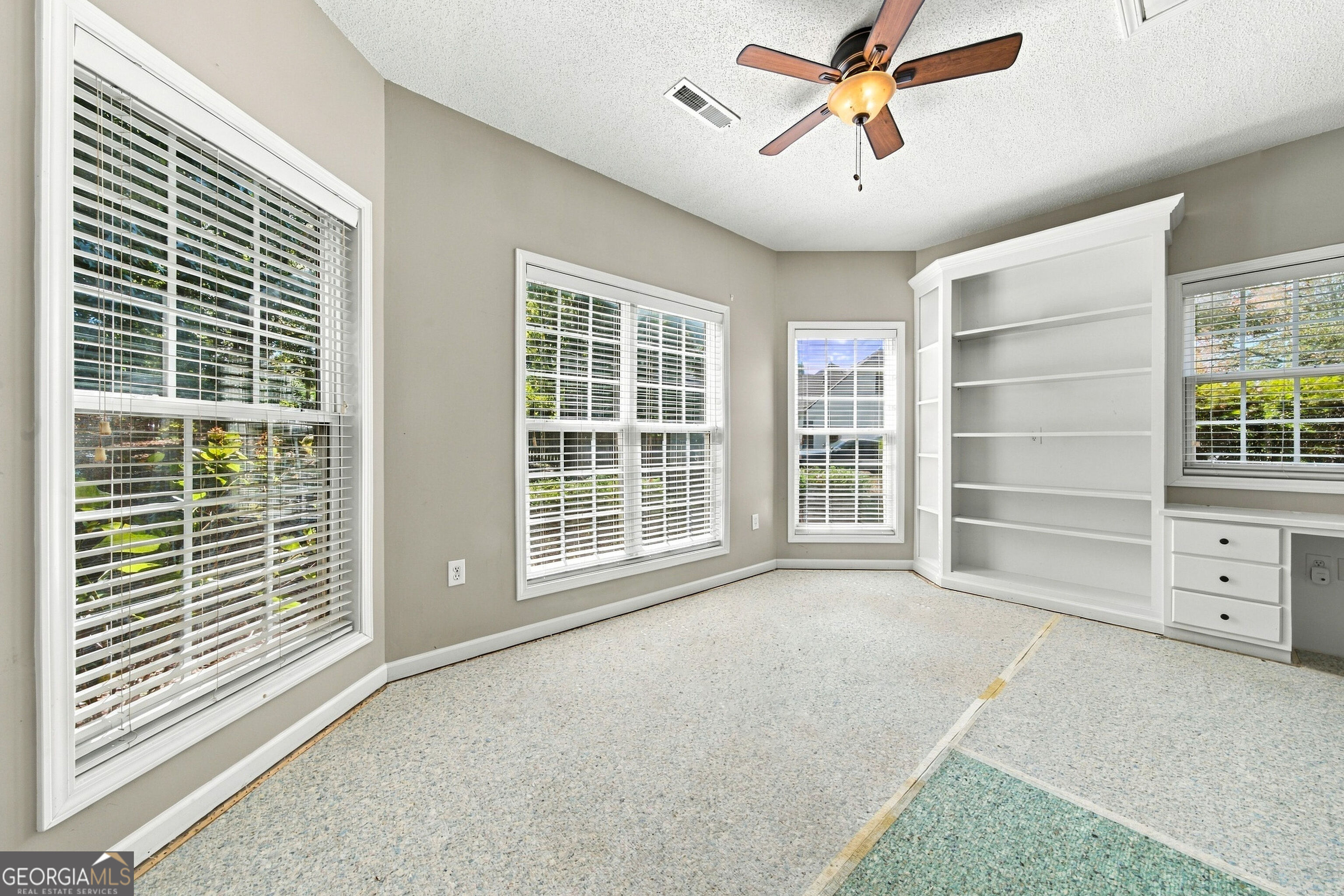 404 Cimaron Park Property Photo 26