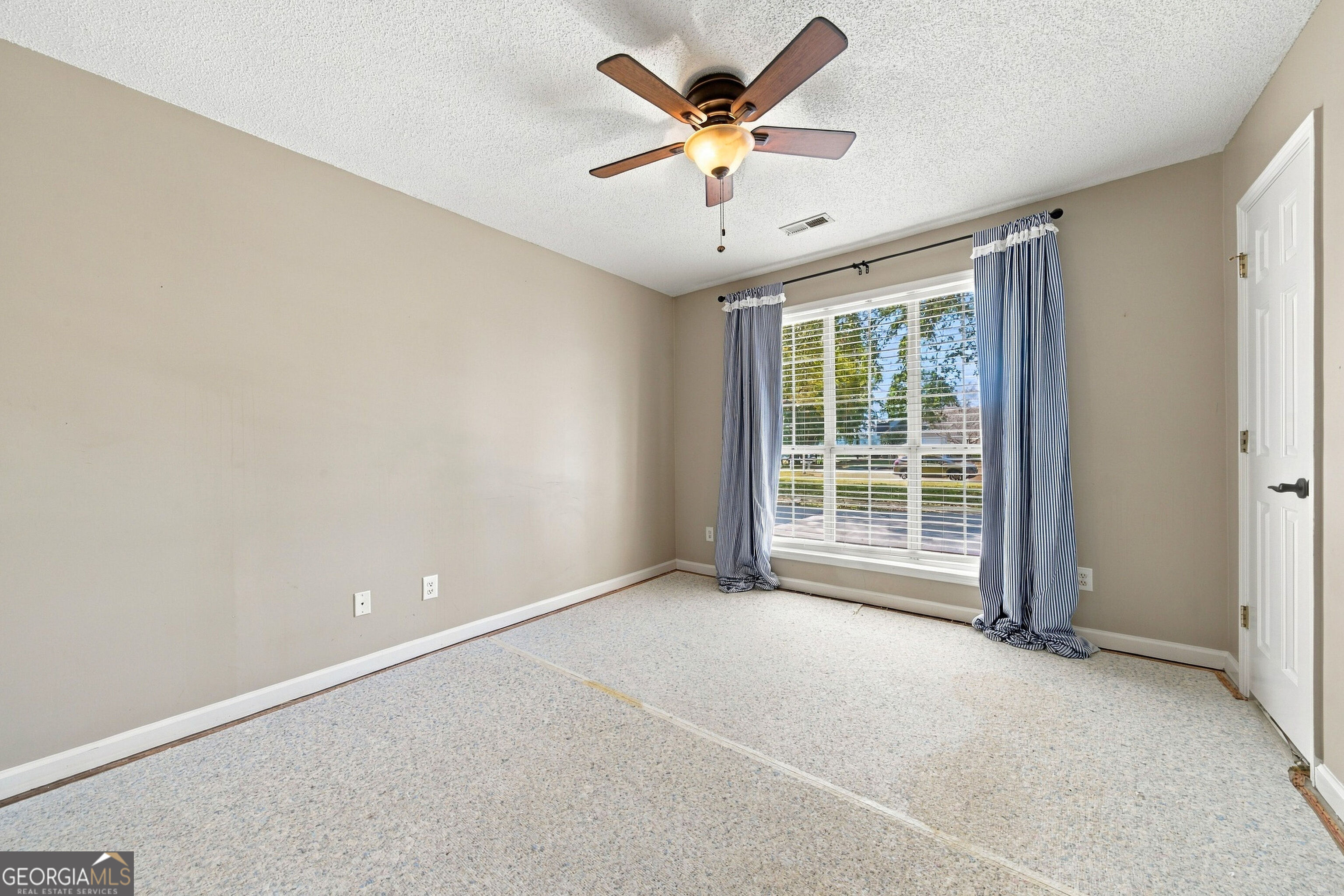 404 Cimaron Park Property Photo 34