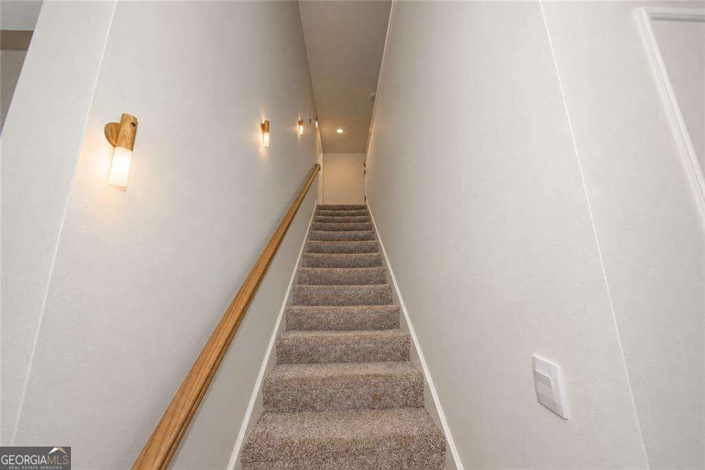 6926 Newcastle Court Property Photo 27