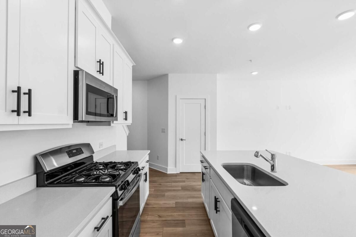 206 Redbud Road Property Photo 8