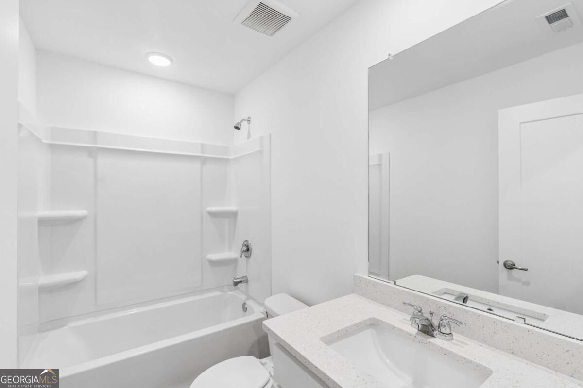 206 Redbud Road Property Photo 17