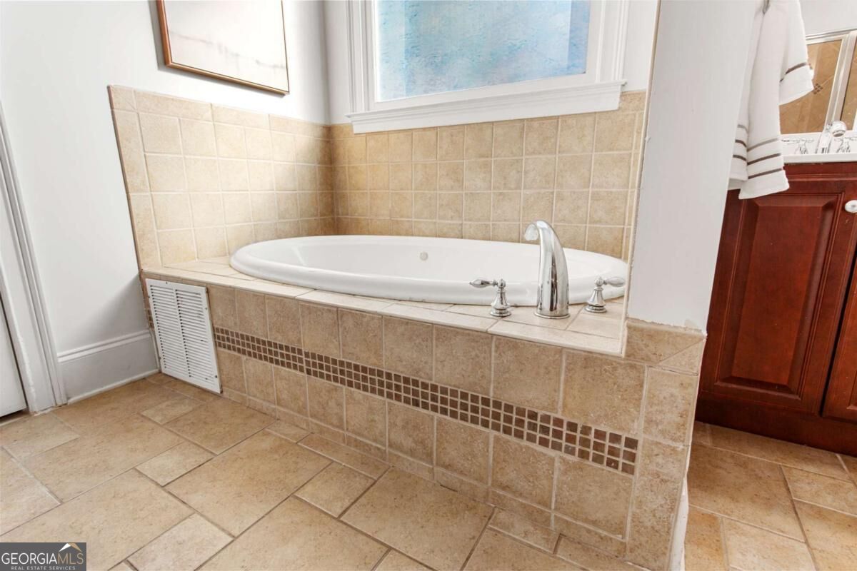 2356 Glynn Drive Se Property Photo 12