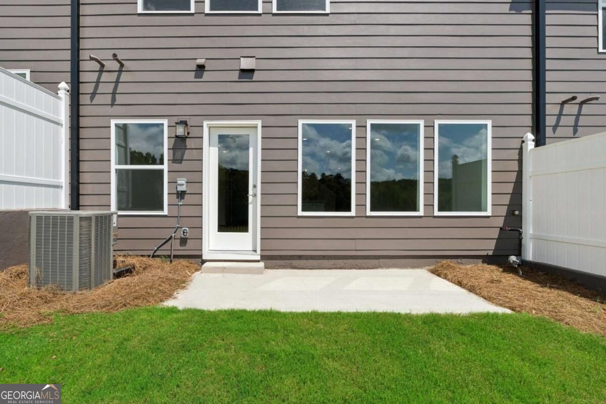 202 Redbud Road Property Photo 2