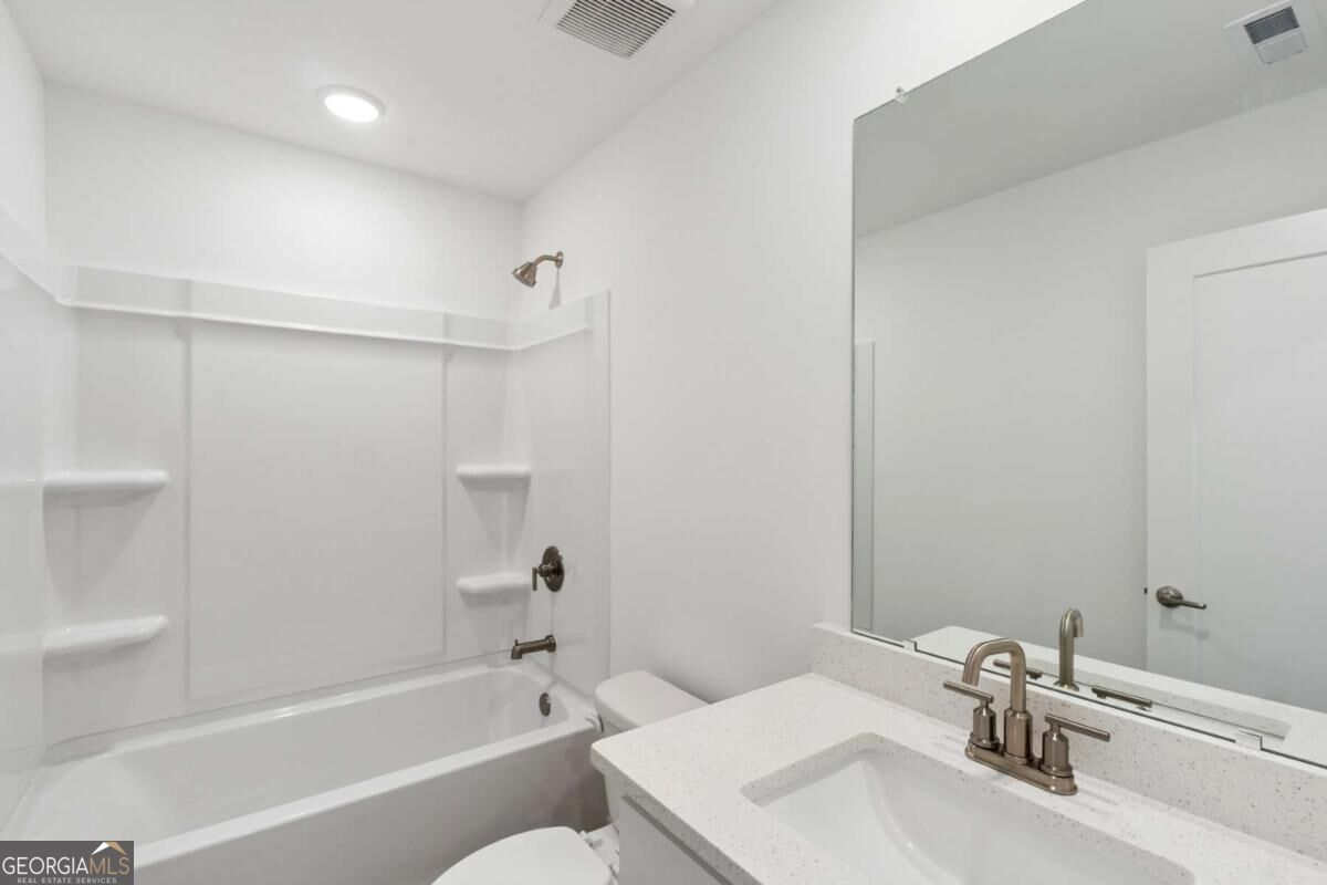 202 Redbud Road Property Photo 17