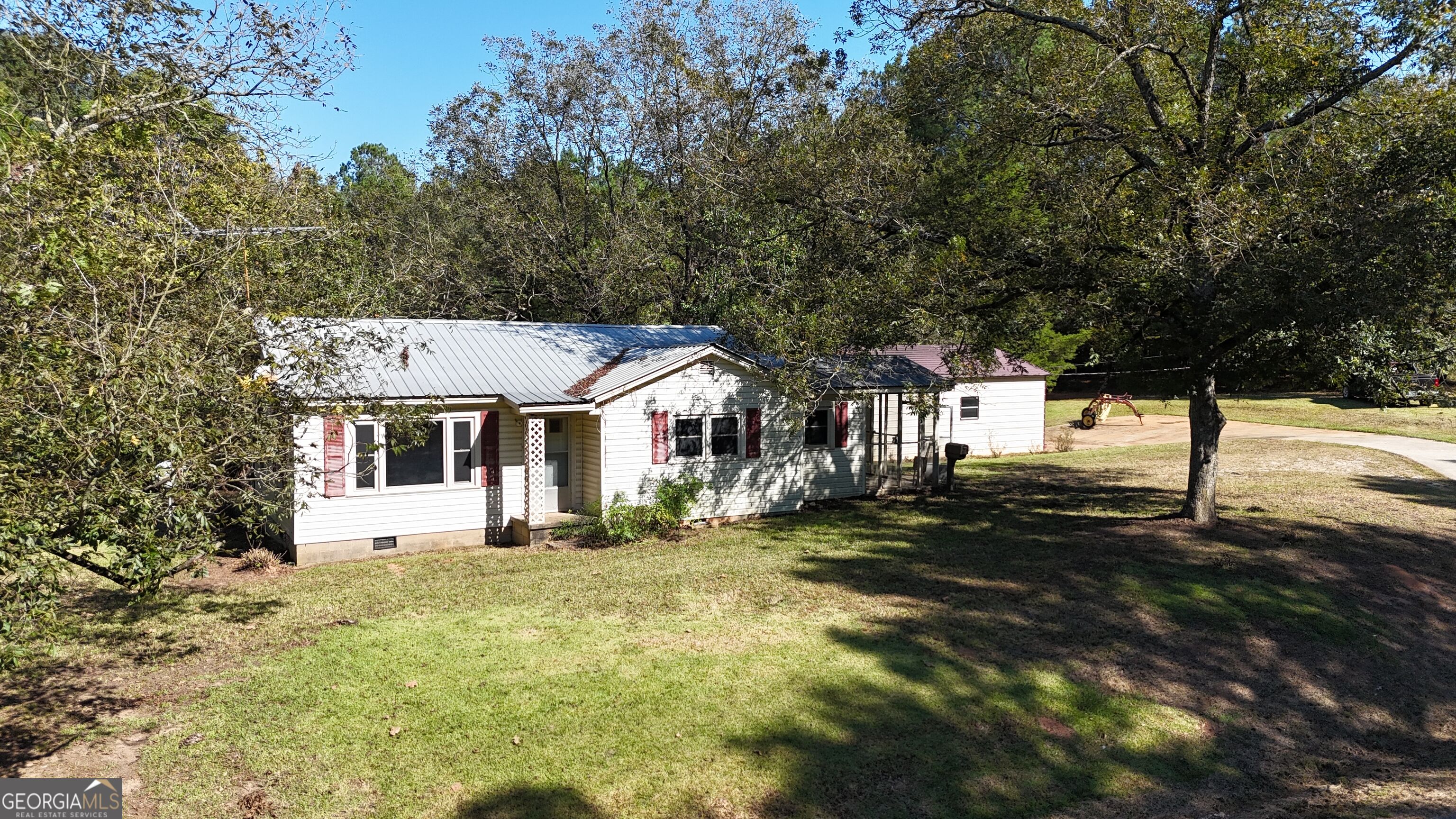1824 Highway 172 W Property Photo 1