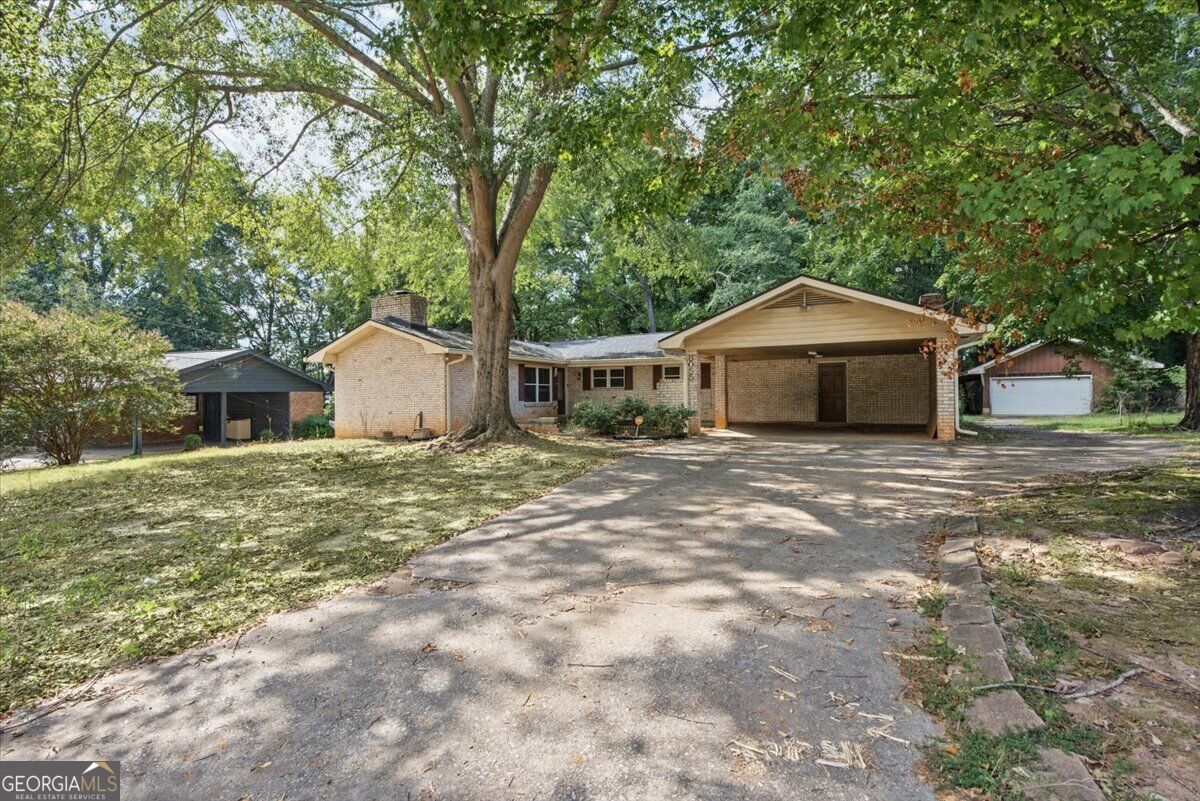 8055 Crown Way Property Photo 3