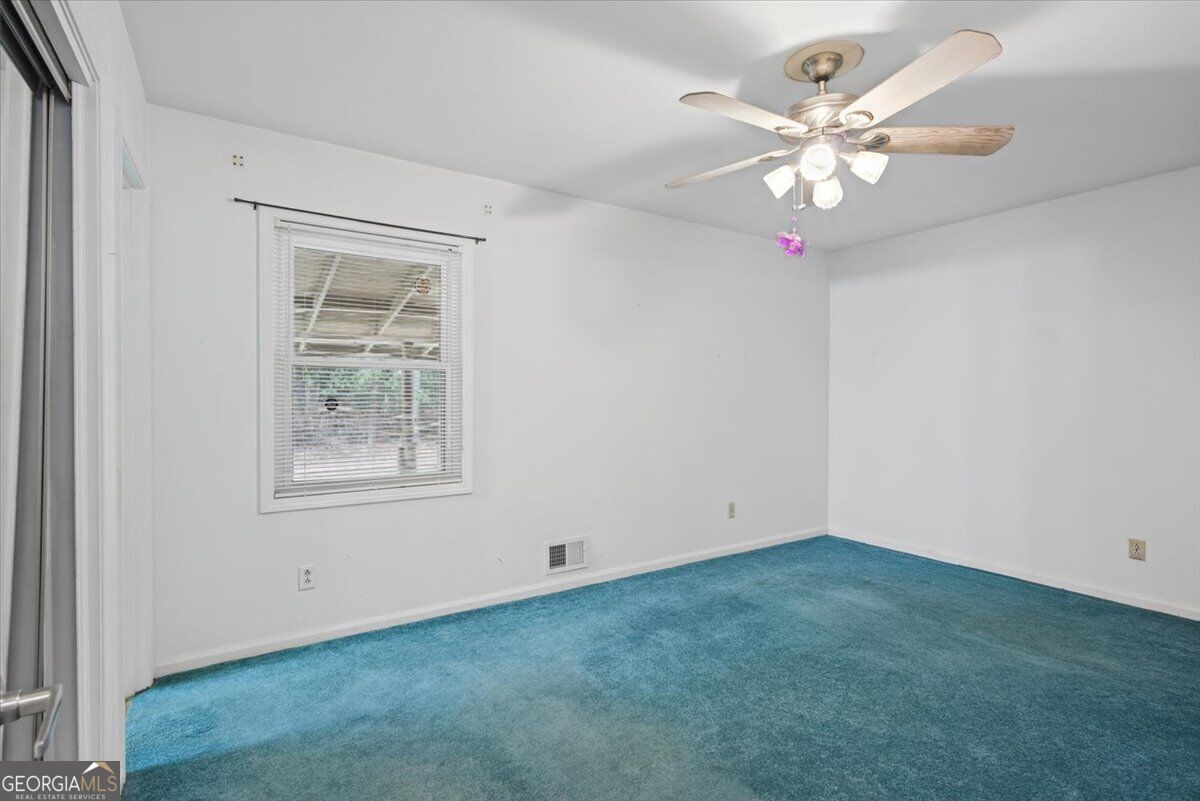 8055 Crown Way Property Photo 12