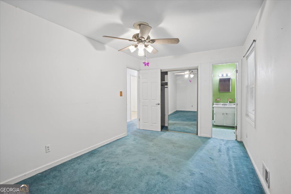 8055 Crown Way Property Photo 13