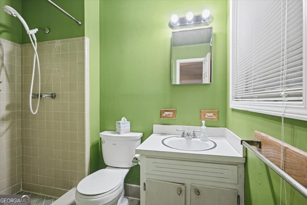 8055 Crown Way Property Photo 14