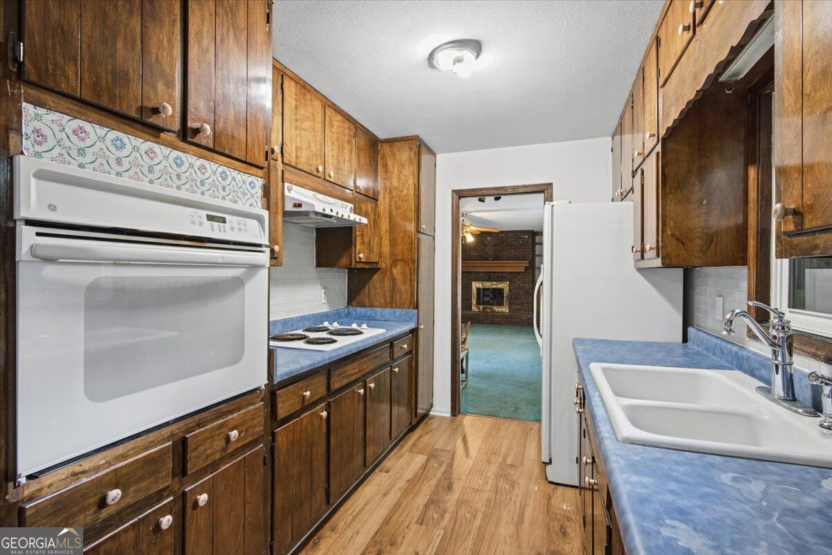 8055 Crown Way Property Photo 20