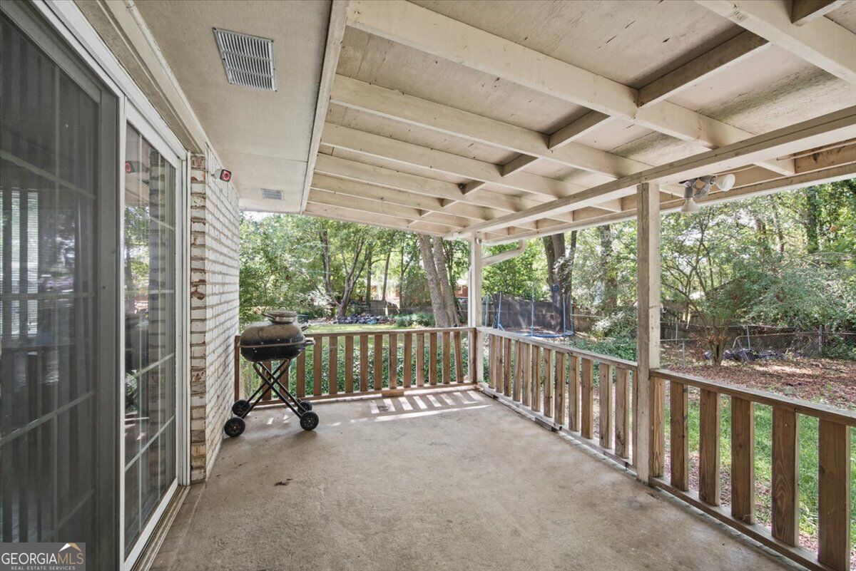 8055 Crown Way Property Photo 35