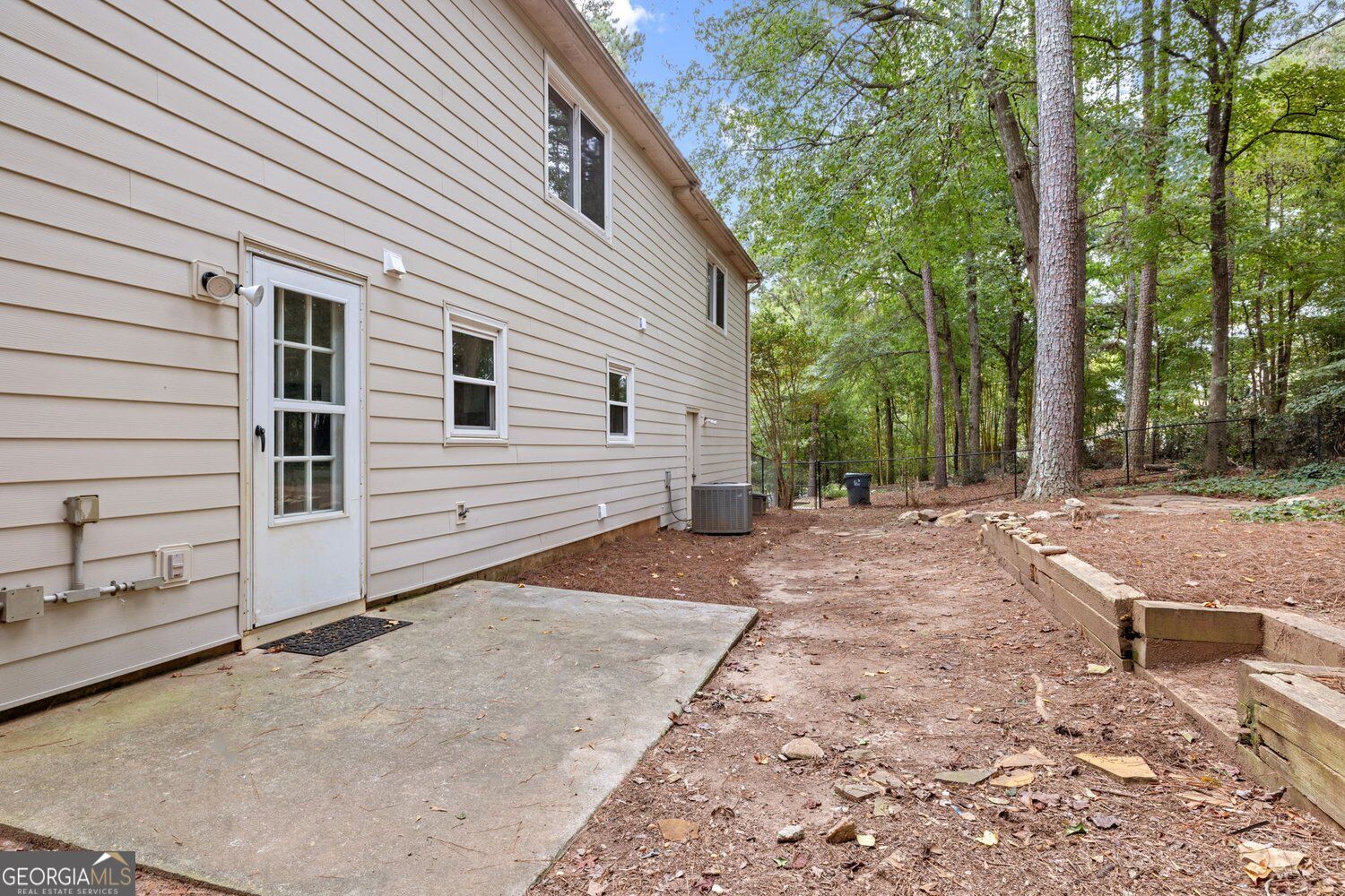 1877 Quail Run Run Property Photo 38